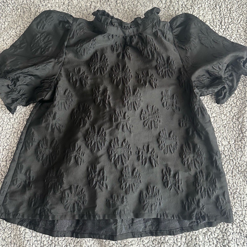 TCEC Puff Sleeve Floral Textured Top Black Size M